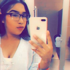 Meet your Posher, Cristal